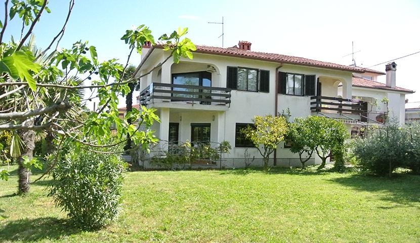 Apartmaji Nika Izola Luaran gambar