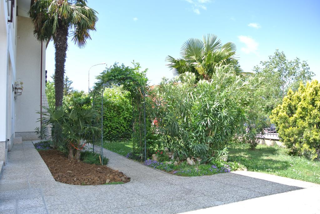 Apartmaji Nika Izola Luaran gambar