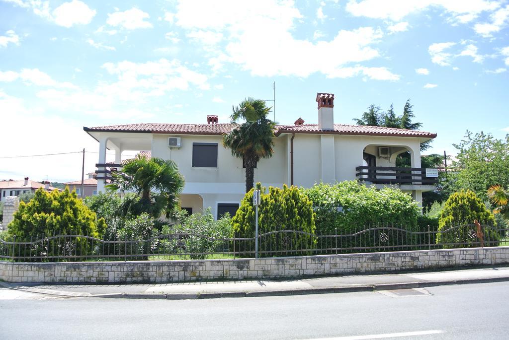 Apartmaji Nika Izola Luaran gambar
