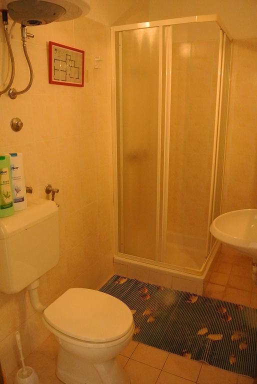 Apartmaji Nika Izola Luaran gambar